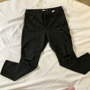 Old navy- gently used distressed Pop Icon skinny jeans. Black size 14.